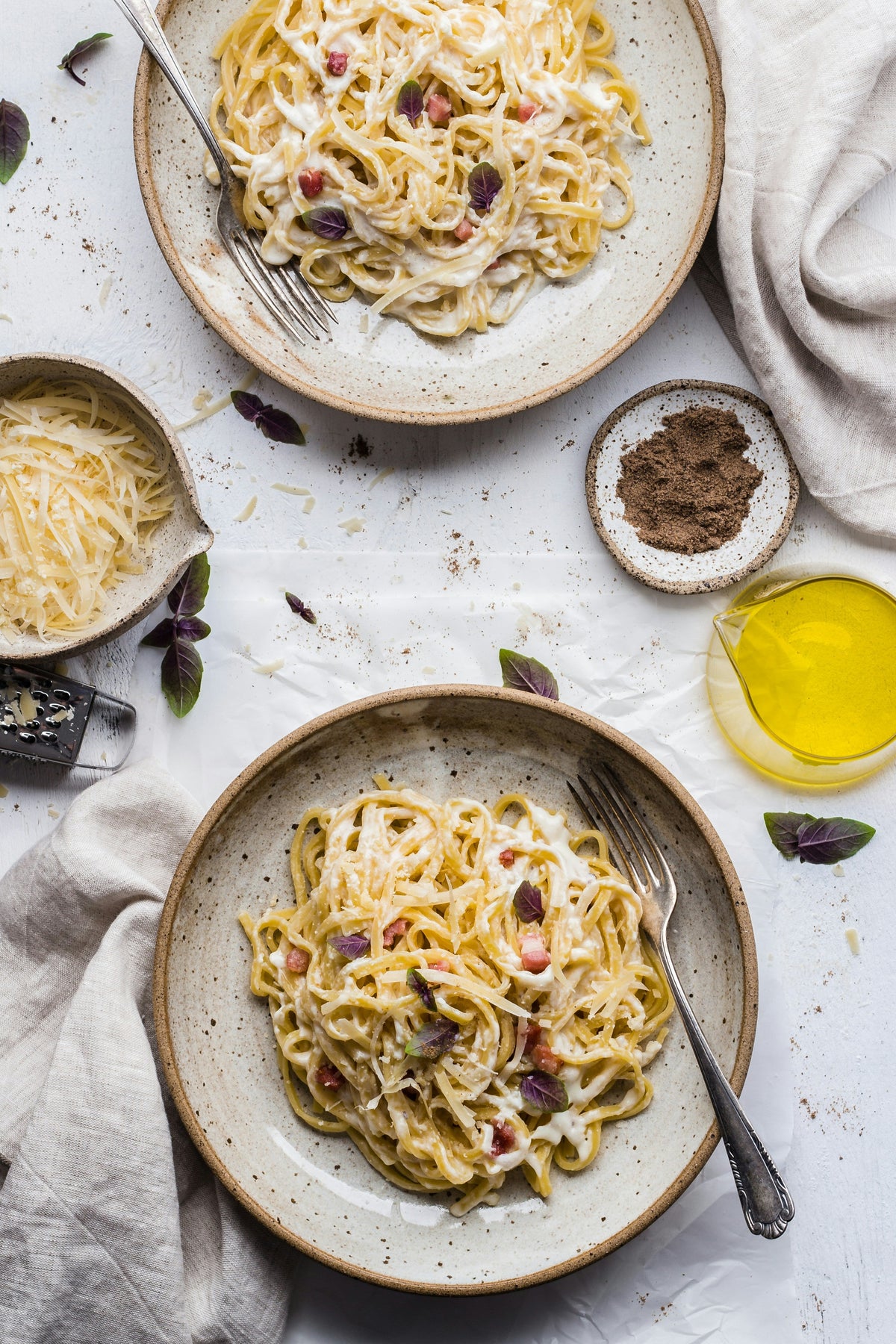 Glutenfreie Pasta in cremiger Sahne-Champignon-Soße