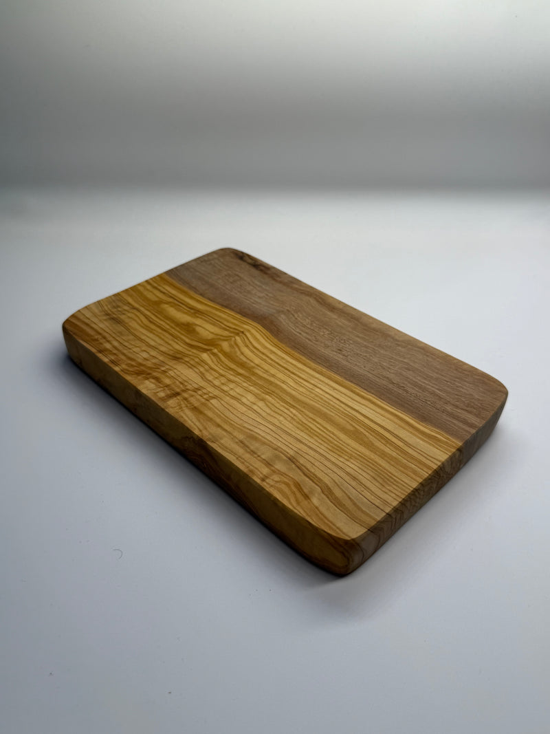 Olivenholz Frühstücksbrett 22x14cm handgefertigt – Genuvita